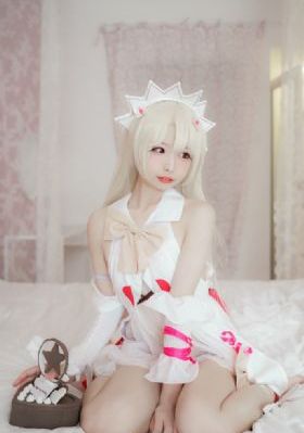 李莉的裸露图片_超清手机在线看
