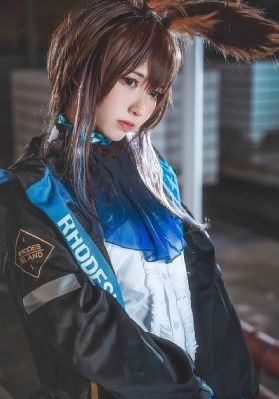 才摸两下小奶头就受不了了_HD动漫在线观看